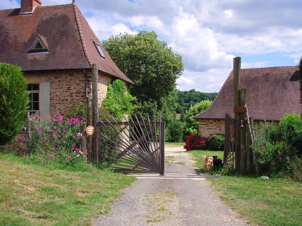 La Ferme De Sapharey Bed and Breakfast Sarrazac  Exteriör bild